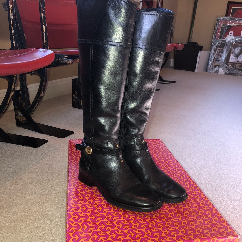 Tory Burch Brita boot size 7
